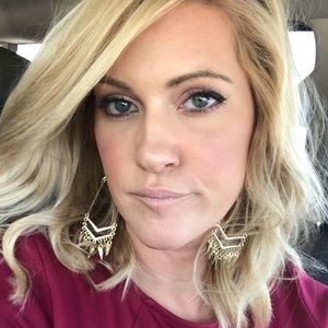 Meet your Posher, Gina